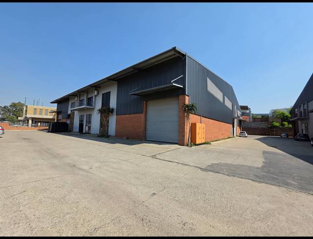 689M² FACTORY TO LET IN COSMO BUSINESS PARK